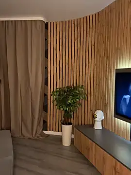 Camilla Railian online show from 25, 1, 2025