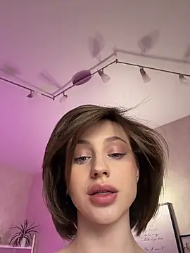 Snapshot of Camilla_Railian chatting on 18, 4, 2026 Camilla Railian online show from 18, 4, 2026