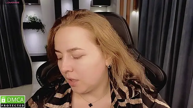 Snapshot of Mira_Mermayd chatting on 23, 11, 2025 Mira Mermayd online show from 23, 11, 2025