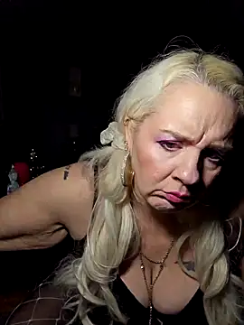 Snapshot of ladonnastarr chatting on 10, 2, 2025 ladonnastarr online show from 10, 2, 2025