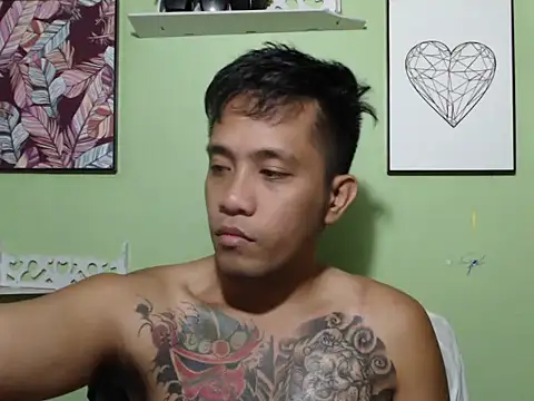 Snapshot of Thyler08 chatting on 29, 10, 2025 Thyler08 online show from 29, 10, 2025