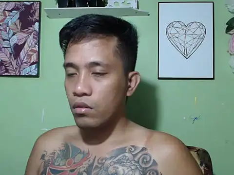 Snapshot of Thyler08 chatting on 13, 11, 2025 Thyler08 online show from 13, 11, 2025