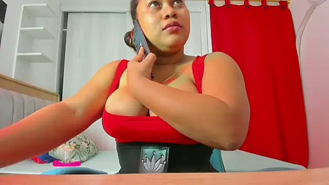 Lunastar02 online show from 5, 1, 2026