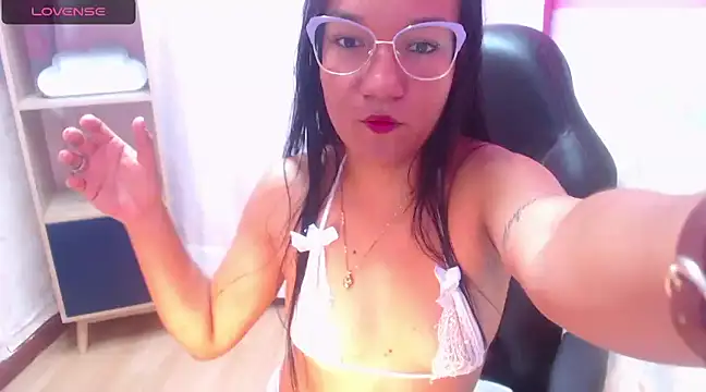 Amy Ronan online show from 1, 2, 2025