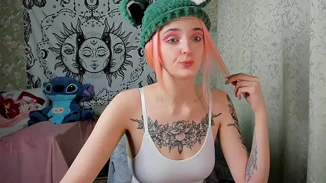 Snapshot of Cutie_Adelia chatting on 4, 2, 2025 Cutie Adelia online show from 4, 2, 2025