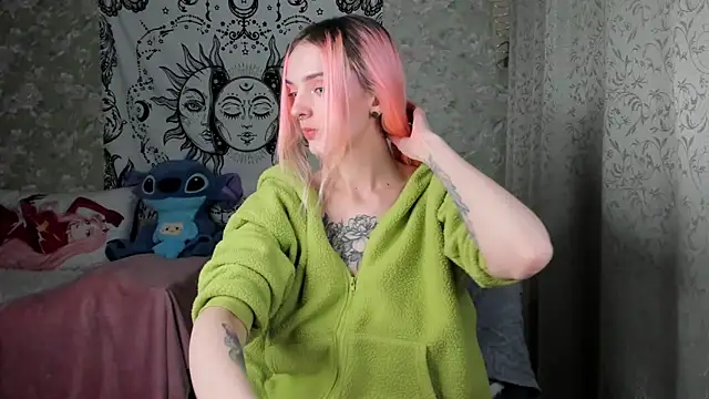 Snapshot of Cutie_Adelia chatting on 11, 2, 2025 Cutie Adelia online show from 11, 2, 2025