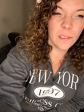 Snapshot of AuroraSummers chatting on 10, 11, 2025 AuroraSummers online show from 10, 11, 2025