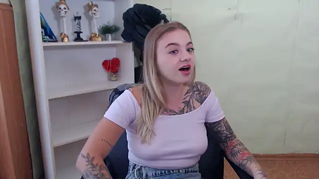 CrazyGloria online show from 21, 9, 2025