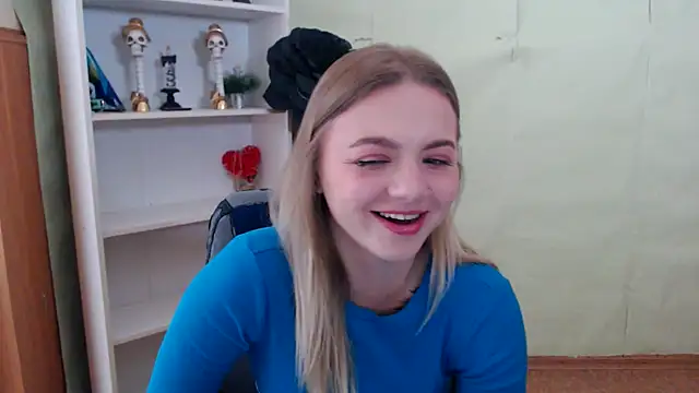CrazyGloria online show from 3, 10, 2025
