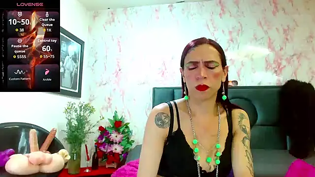 Snapshot of VanessaWolf chatting on 10, 11, 2025 VanessaWolf online show from 10, 11, 2025