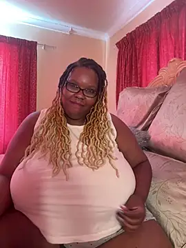 Snapshot of Michyboldy chatting on 25, 2, 2025 Michyboldy online show from 25, 2, 2025