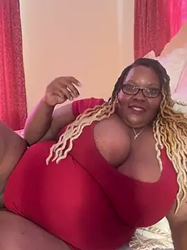 Snapshot of Michyboldy chatting on 4, 3, 2025 Michyboldy online show from 4, 3, 2025