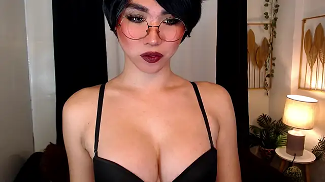 Snapshot of sahara_ts chatting on 11, 12, 2024 sahara ts online show from 11, 12, 2024