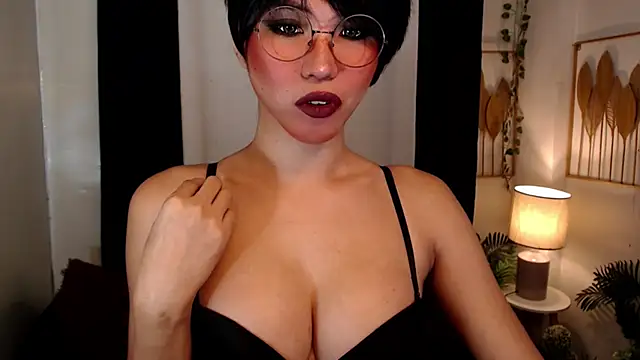 Snapshot of sahara_ts chatting on 11, 12, 2024 sahara ts online show from 11, 12, 2024