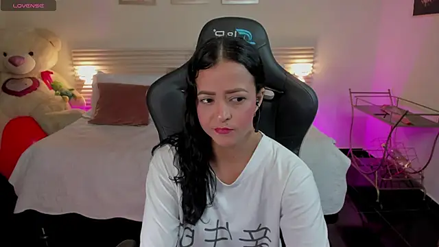 Snapshot of New_Arab_Kingdom chatting on 26, 11, 2025 New Arab Kingdom online show from 26, 11, 2025