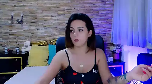 Snapshot of PlayfulElla chatting on 4, 2, 2025 PlayfulElla online show from 4, 2, 2025