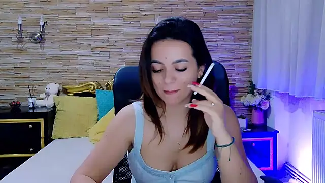 Snapshot of PlayfulElla chatting on 18, 2, 2025 PlayfulElla online show from 18, 2, 2025