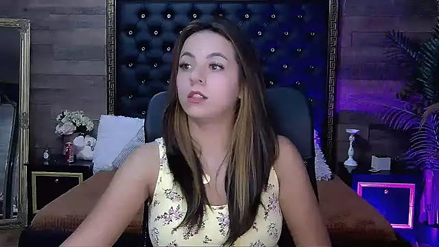 Snapshot of PlayfulElla chatting on 2, 10, 2025 PlayfulElla online show from 2, 10, 2025