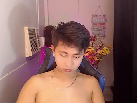 Snapshot of khael_moreno chatting on 15, 11, 2025 khael moreno online show from 15, 11, 2025