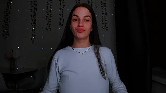 Snapshot of KarlaSim chatting on 3, 2, 2025 KarlaSim online show from 3, 2, 2025