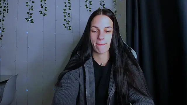 Snapshot of KarlaSim chatting on 7, 10, 2025 KarlaSim online show from 7, 10, 2025