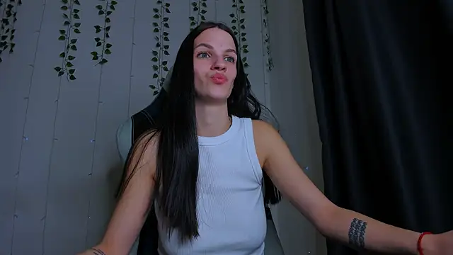 Snapshot of KarlaSim chatting on 31, 10, 2025 KarlaSim online show from 31, 10, 2025