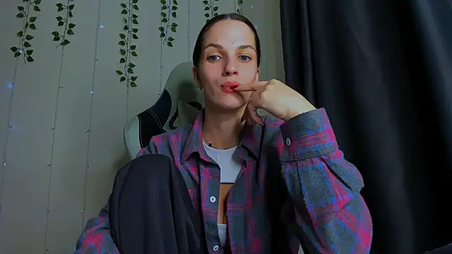 Snapshot of KarlaSim chatting on 1, 11, 2025 KarlaSim online show from 1, 11, 2025