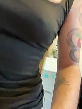 Daisy Michto Officiel online show from 13, 2, 2025