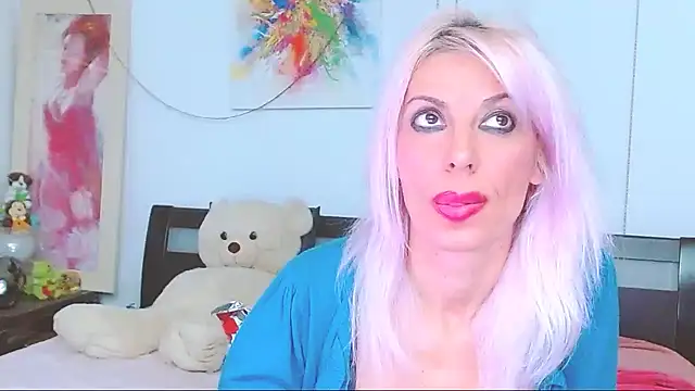 HoneyLara online show from 28, 10, 2025