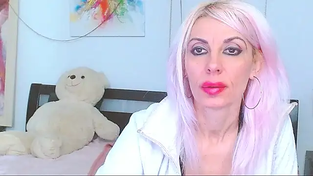 HoneyLara online show from 3, 12, 2025