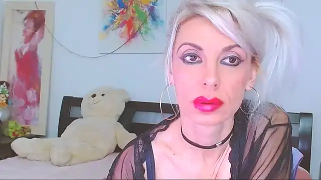 HoneyLara online show from 11, 1, 2026