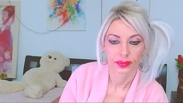 HoneyLara online show from 18, 1, 2026