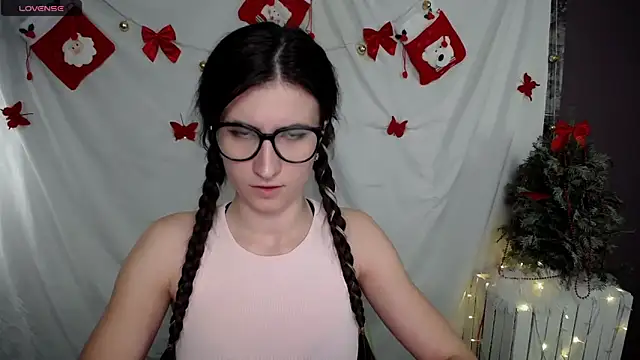 Snapshot of MaryEm976 chatting on 23, 12, 2024 MaryEm976 online show from 23, 12, 2024