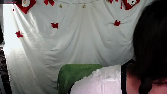 Snapshot of MaryEm976 chatting on 6, 1, 2025 MaryEm976 online show from 6, 1, 2025