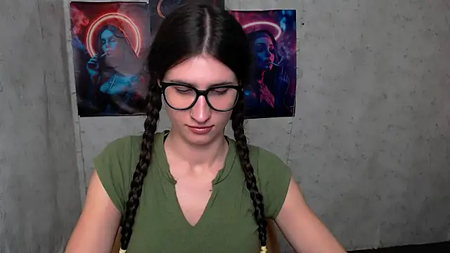 Snapshot of MaryEm976 chatting on 18, 10, 2025 MaryEm976 online show from 18, 10, 2025