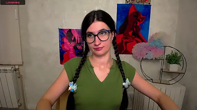 Snapshot of MaryEm976 chatting on 10, 11, 2025 MaryEm976 online show from 10, 11, 2025