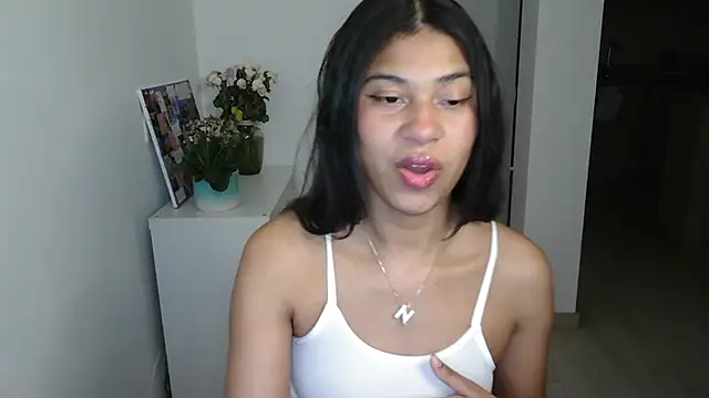 Snapshot of dark_enchantress_ chatting on 12, 1, 2025 dark enchantress online show from 12, 1, 2025