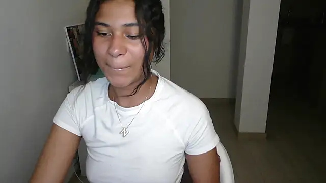 Snapshot of dark_enchantress_ chatting on 15, 1, 2025 dark enchantress online show from 15, 1, 2025