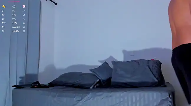 Snapshot of Cloudy_pigDude chatting on 31, 12, 2024 Cloudy pigDude online show from 31, 12, 2024