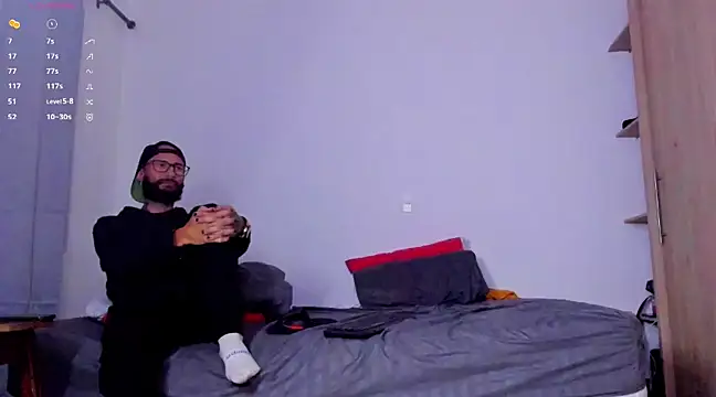 Snapshot of Cloudy_pigDude chatting on 16, 2, 2025 Cloudy pigDude online show from 16, 2, 2025