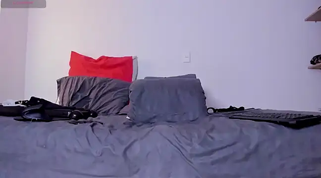 Snapshot of Cloudy_pigDude chatting on 7, 3, 2025 Cloudy pigDude online show from 7, 3, 2025