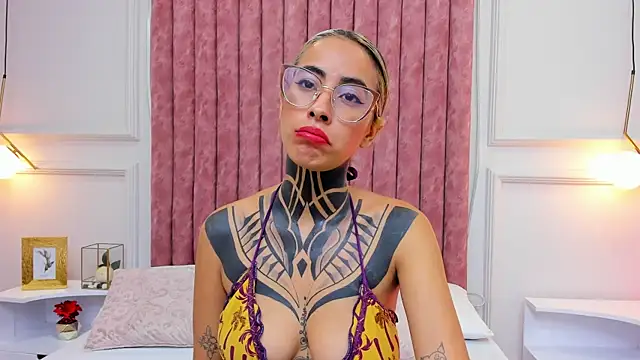 Snapshot of NicoleBlum chatting on 27, 12, 2024 NicoleBlum online show from 27, 12, 2024