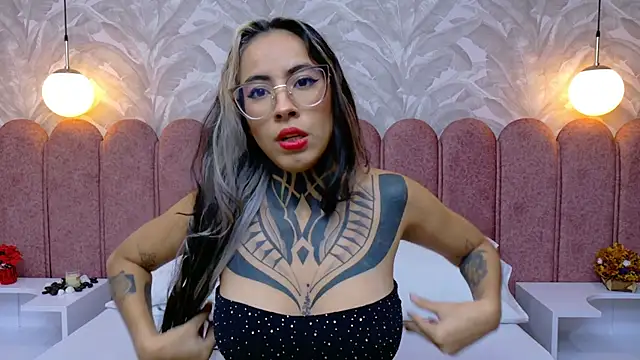 Snapshot of NicoleBlum chatting on 23, 1, 2025 NicoleBlum online show from 23, 1, 2025