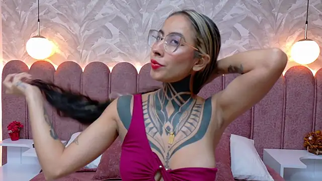 Snapshot of NicoleBlum chatting on 27, 1, 2025 NicoleBlum online show from 27, 1, 2025