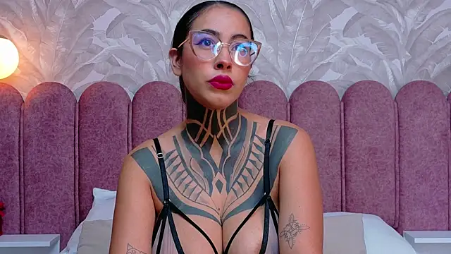 NicoleBlum online show from 11, 7, 2026