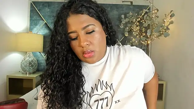 Snapshot of DannaFalco25 chatting on 14, 12, 2024 DannaFalco25 online show from 14, 12, 2024