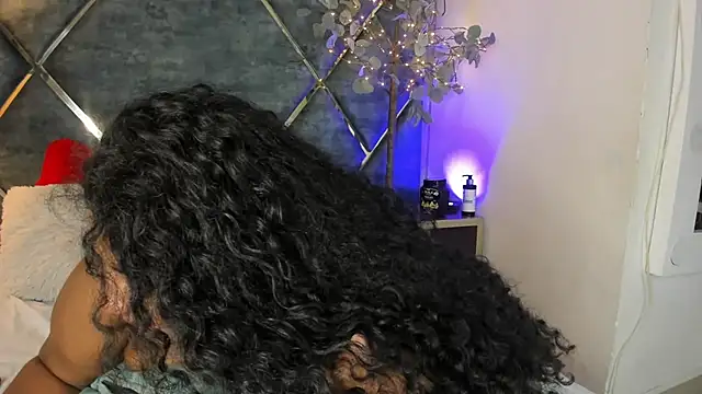 Snapshot of DannaFalco25 chatting on 28, 1, 2025 DannaFalco25 online show from 28, 1, 2025