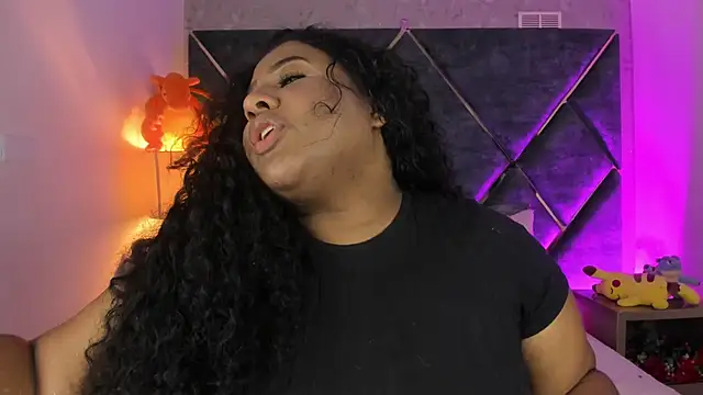 Snapshot of DannaFalco25 chatting on 7, 10, 2025 DannaFalco25 online show from 7, 10, 2025