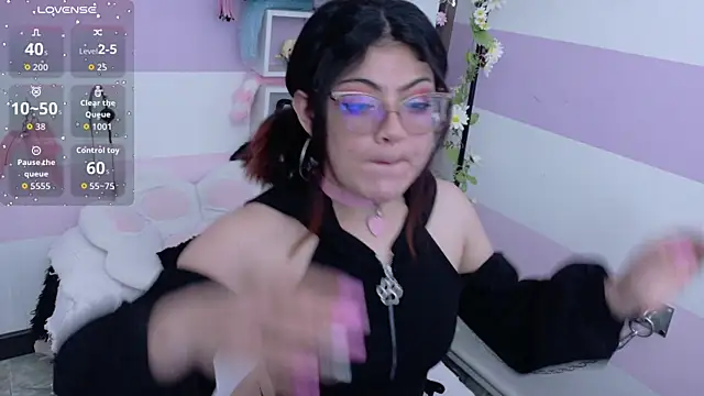 Catwhite  online show from 10, 4, 2026