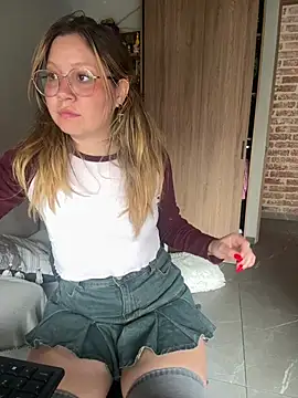 Darling XXX online show from 8, 4, 2026